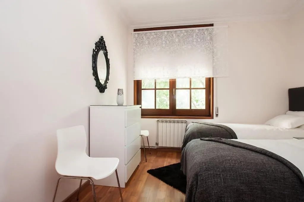 Autentic Barcelona Monumental Apartment 0*,