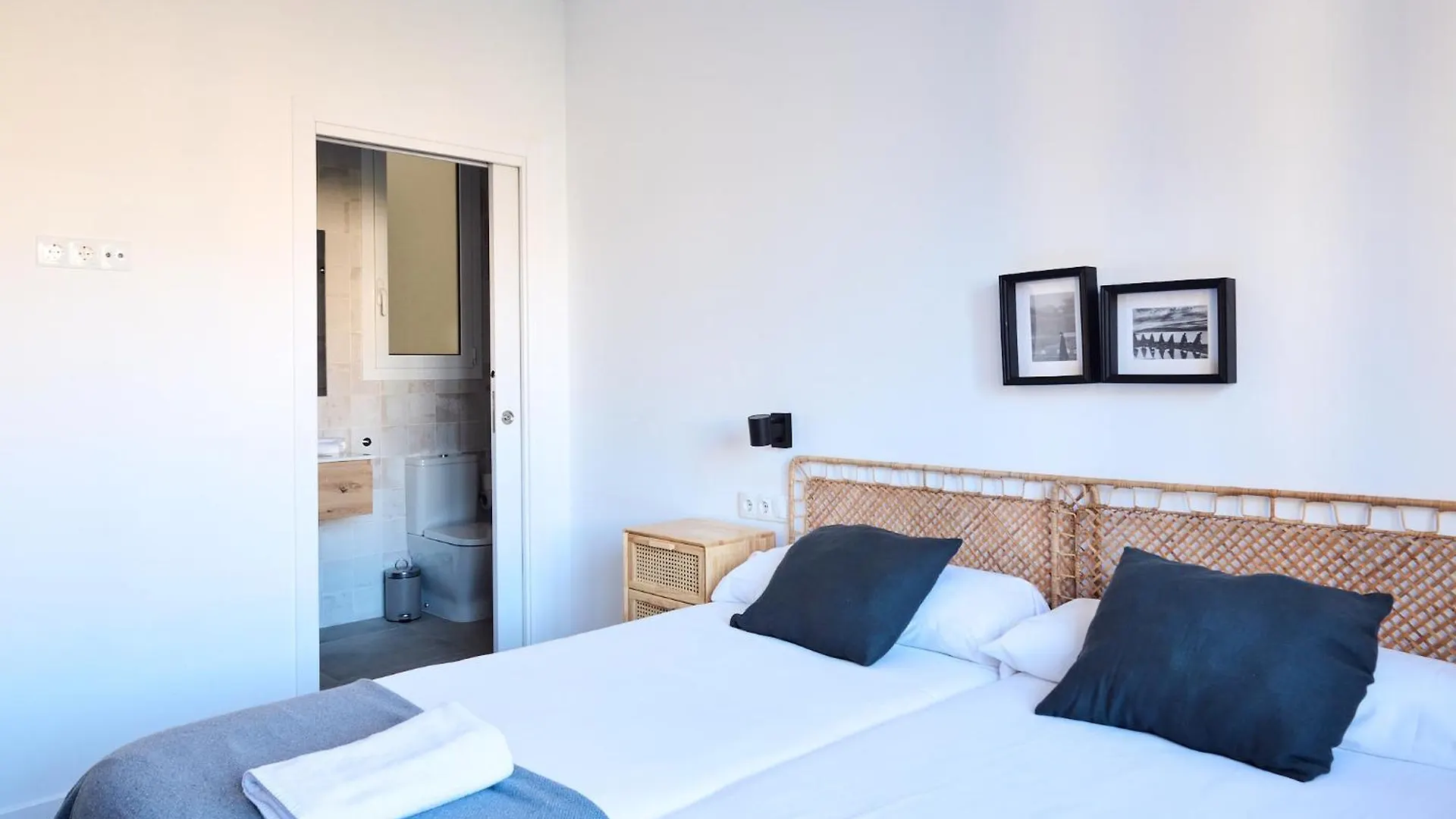 Autentic Barcelona Monumental Apartment 0*,  Spain